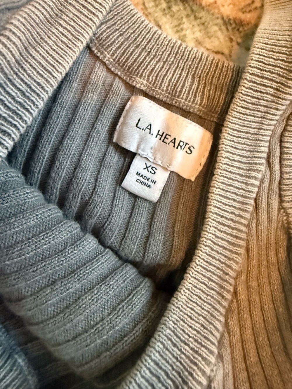 La Hearts Ribbed Scoop Neck Tank Top - Gray - Picture 2 of 3